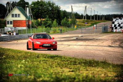 s2000_016.jpg